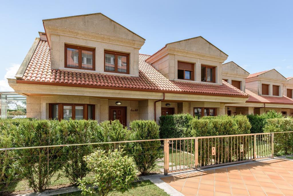 Apartamentos La Toja Isla de la Toja Exterior foto